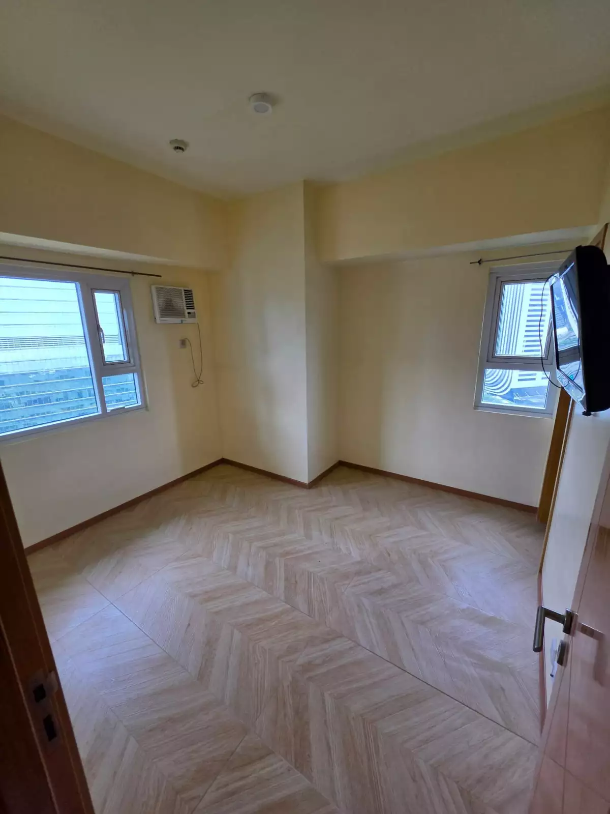 For Sale: The Trion Towers 2BR Condo in Fort Bonifacio — Investment — 2 Bedrooms in cor McKinley Pkwy, Fort Bonifacio, Taguig City — Photo 6