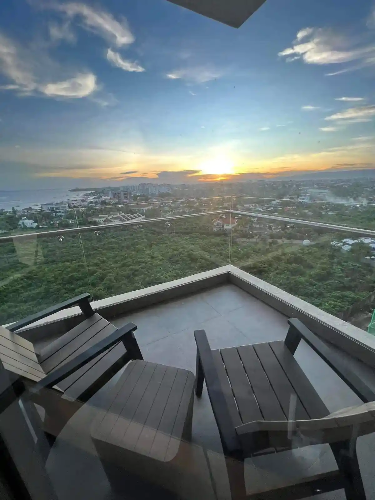 For Rent: Tambuli Seaside Living 1BR Condo in Maribago, Lapu-lapu City — Fully Furnished