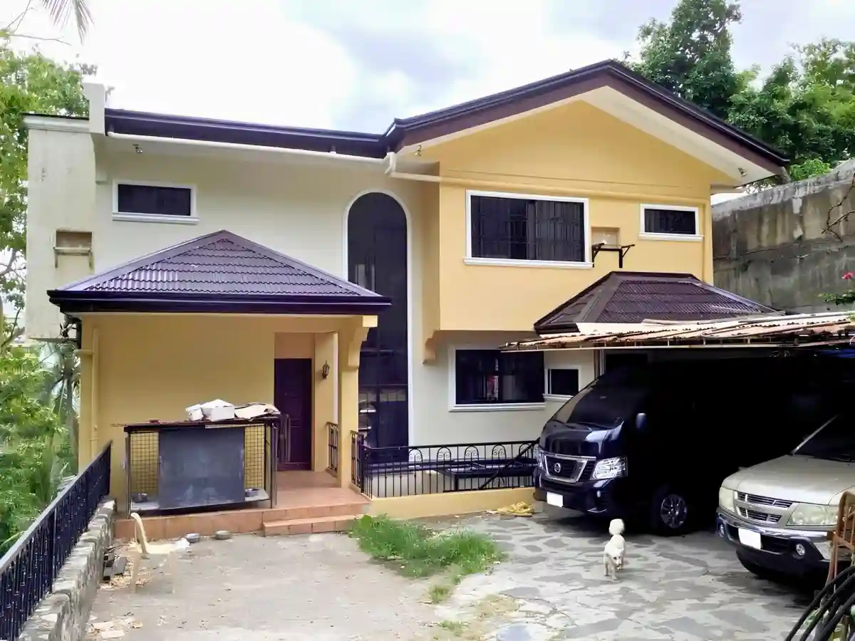 For Rent: 5BR House and Lot with parking in Busay, Cebu City