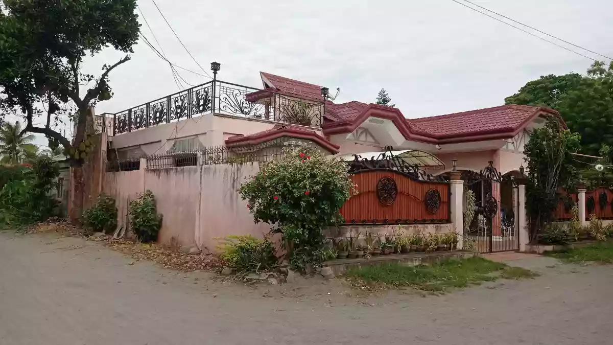 For Sale: 4BR House and Lot in City Heights, Gen. Santos City — 407 sqm — House and Lot in City Heights, Gen. Santos City, South Cotabato — Photo 5