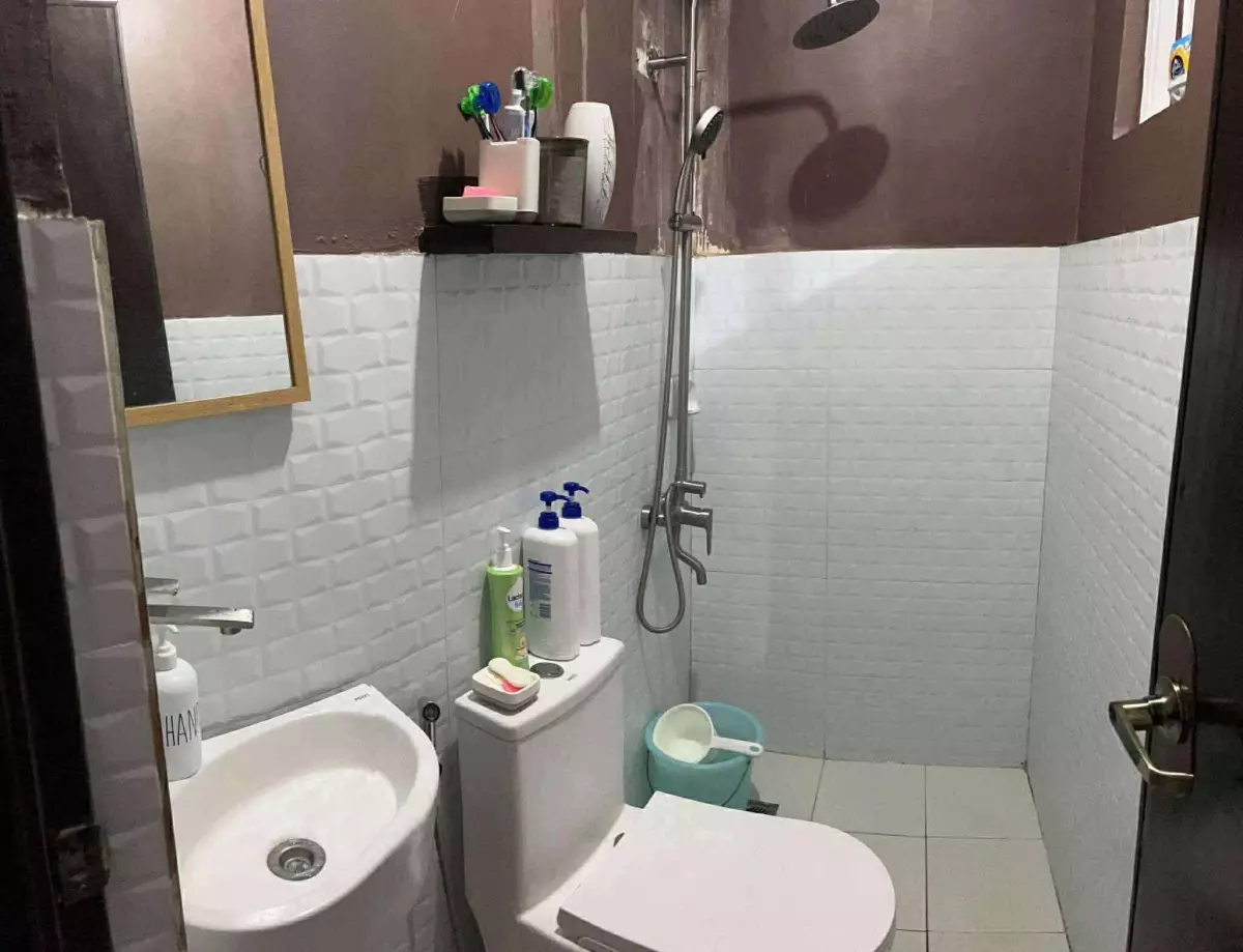 SEMI-FURSNIHED HOUSE AND LOT FOR SALE — House and Lot in Pacol, Naga City, Camarines Sur — Photo 6