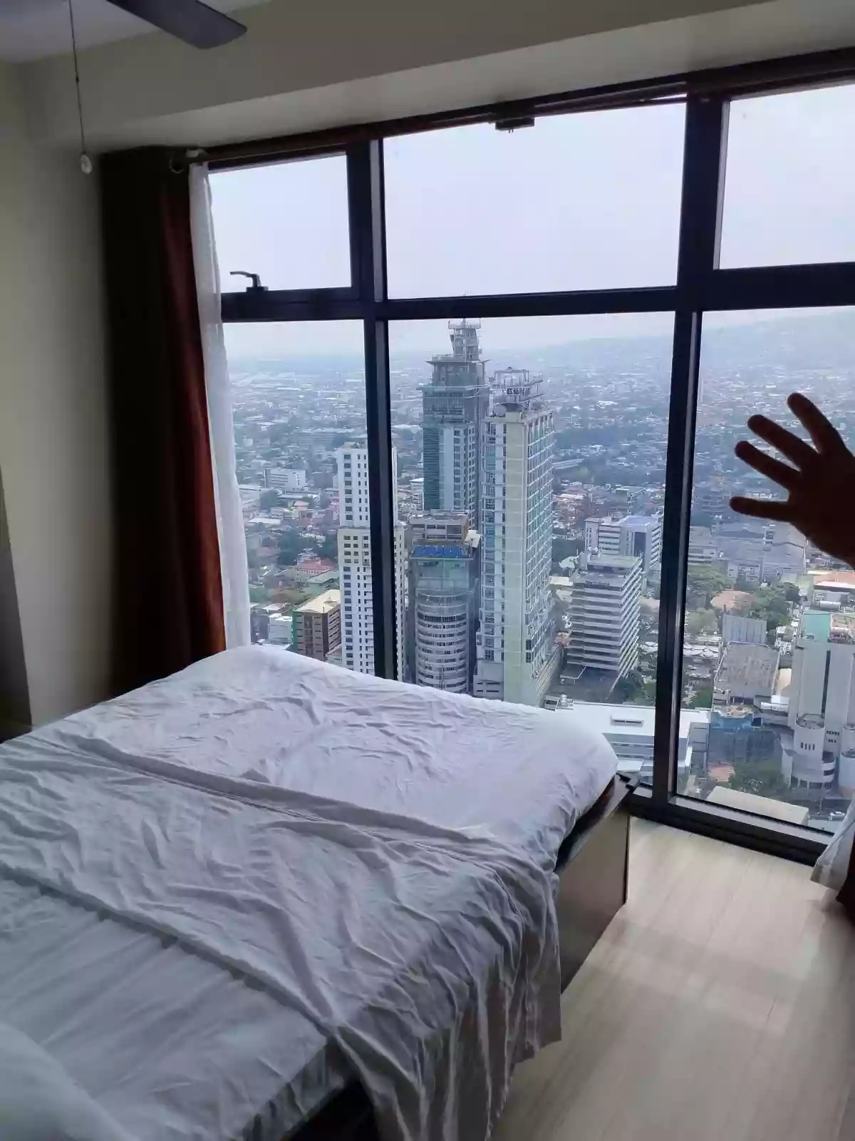 For Sale: 4BR Condo with Parking in Horizon 101, Cebu City — 86 sqm — 4 Bedrooms in Cogon Ramos, Cebu City, Cebu — Photo 7