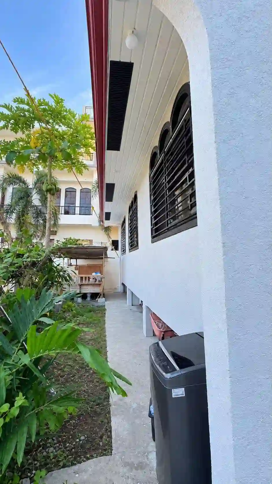 Open photo 12 of 14 — For Sale: 4BR House and Lot in Pulantubig, Dumaguete City — 309 sqm