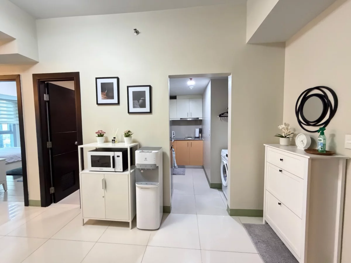 Open photo 12 of 15 — Airbnb Ready 1Bedroom Condo For Sale at Uptown Parksuites Tower, BGC