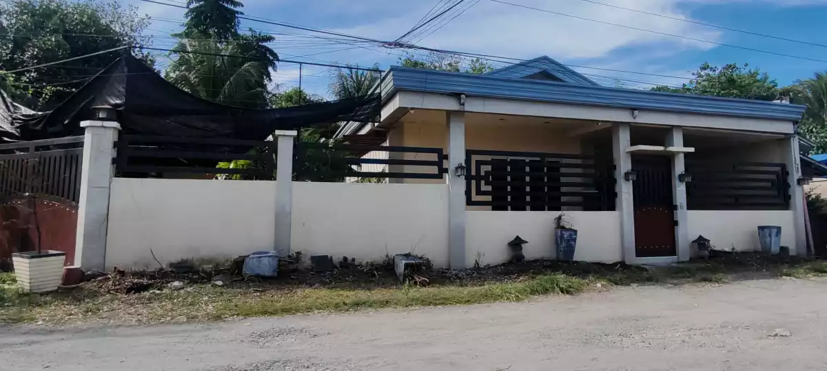 Open photo 11 of 11 — Fully furnished House, 3bedrooms near Downtown area of Gensan.