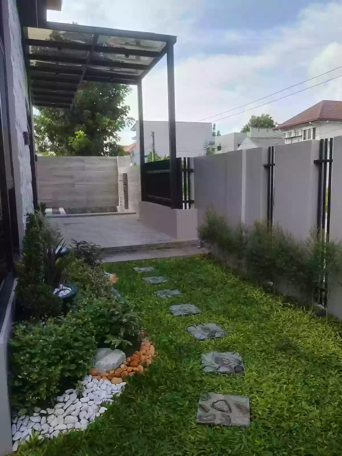 5-Bedroom Luxury House | 203 SQM | With Relaxing Dip Pool — House and Lot in Angeles City, Pampanga, 2009 — Photo 4