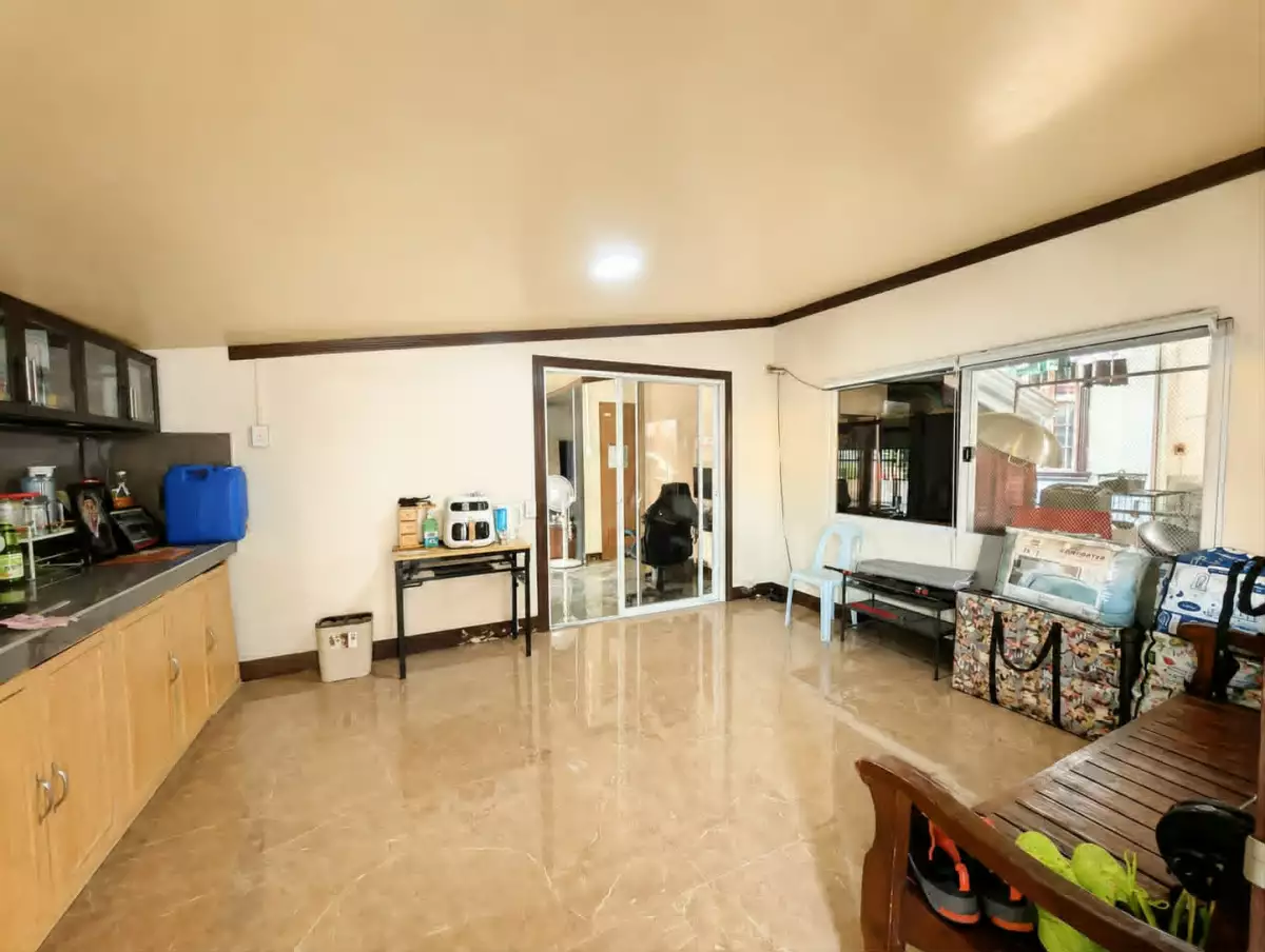 For Sale: 5BR House and Lot in Inayagan, Naga City — 283 sqm — House and Lot in Naga City, Cebu, 6037 — Photo 5