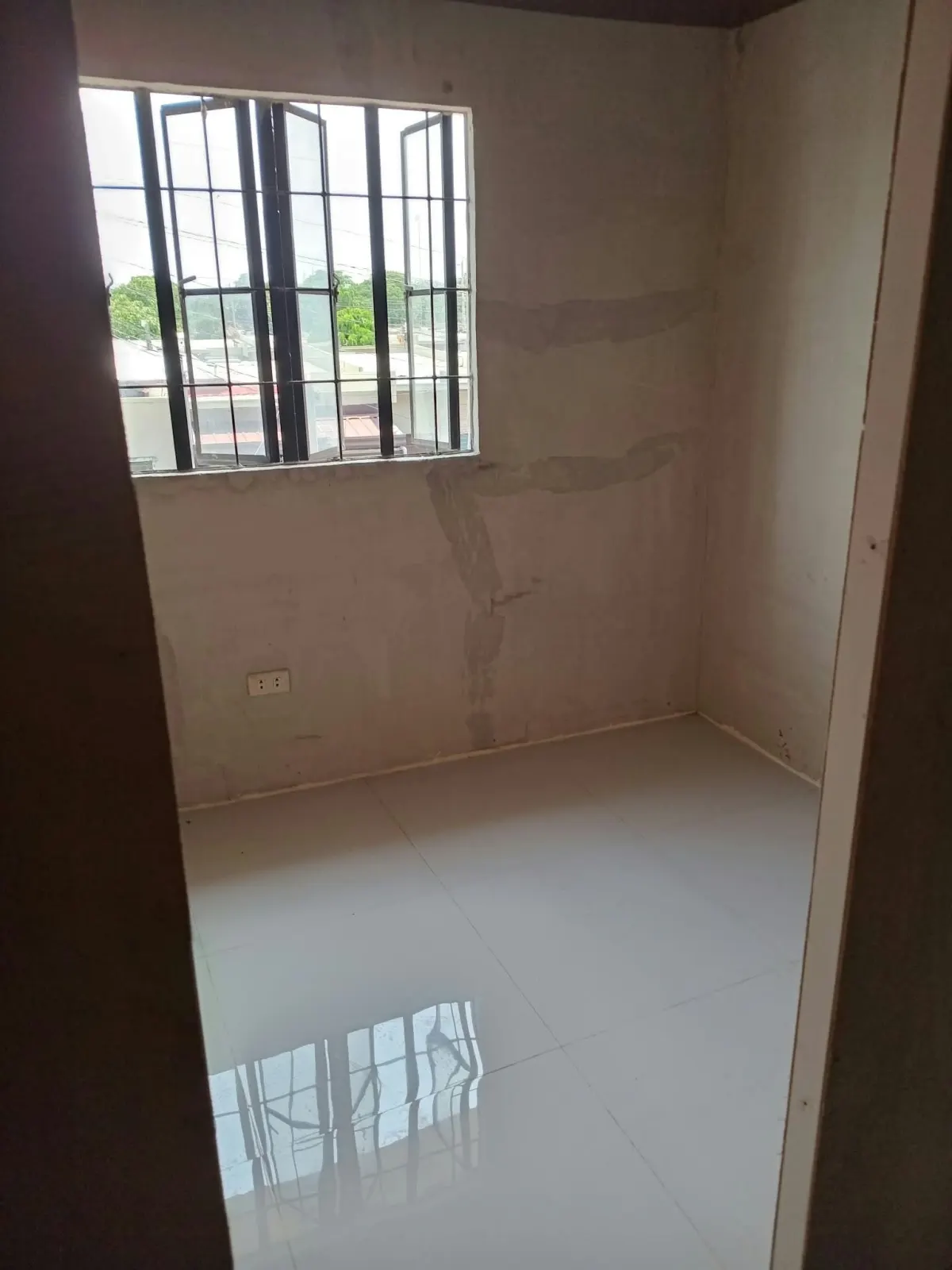 Rush For Assume Main Road End Unit With Big Parking Space at Lumina General Santos City — Townhouse in General Santos City, South Cotabato, 9500 — Photo 5