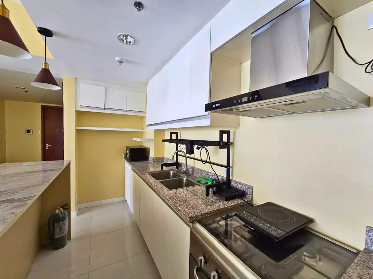 For Assume: 3BR Condo with Ballcony & Parking in Lahug, Cebu City — Marco Polo Residences Tower 4 — 3 Bedrooms in Lahug, Cebu City, Cebu — Photo 2
