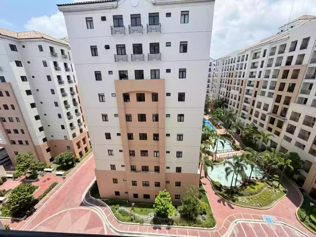 FOR SALE: Pinecrest Residential Resort 2BR Condo in Newport City, Pasay — 2 Bedrooms in Barangay 183, Pasay City, Metro Manila — Photo 4