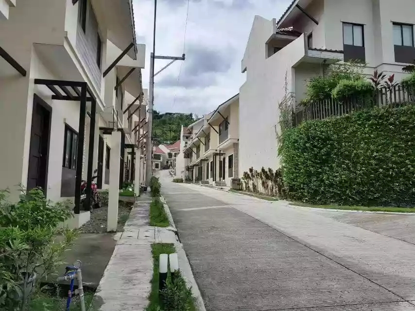 LUANA DOS SUBDIVISION – House and Lot for Sale in Minglanilla, Cebu — Townhouse in Vito, Minglanilla, Cebu — Photo 3
