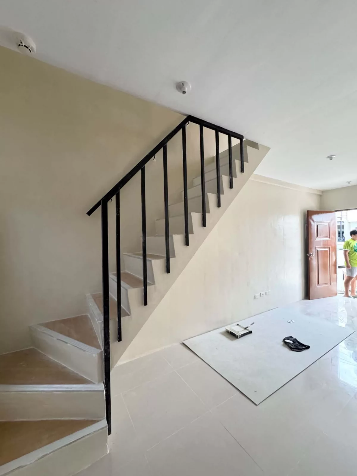 TWO-BEDROOM TOWNHOUSE UNIT FOR ASSUME AT AZUMI RESIDENCES PHASE 2, DUMAGUETE CITY — Townhouse in Lot 10, Azumi Residences Phase 2, Batinguel — Photo 4