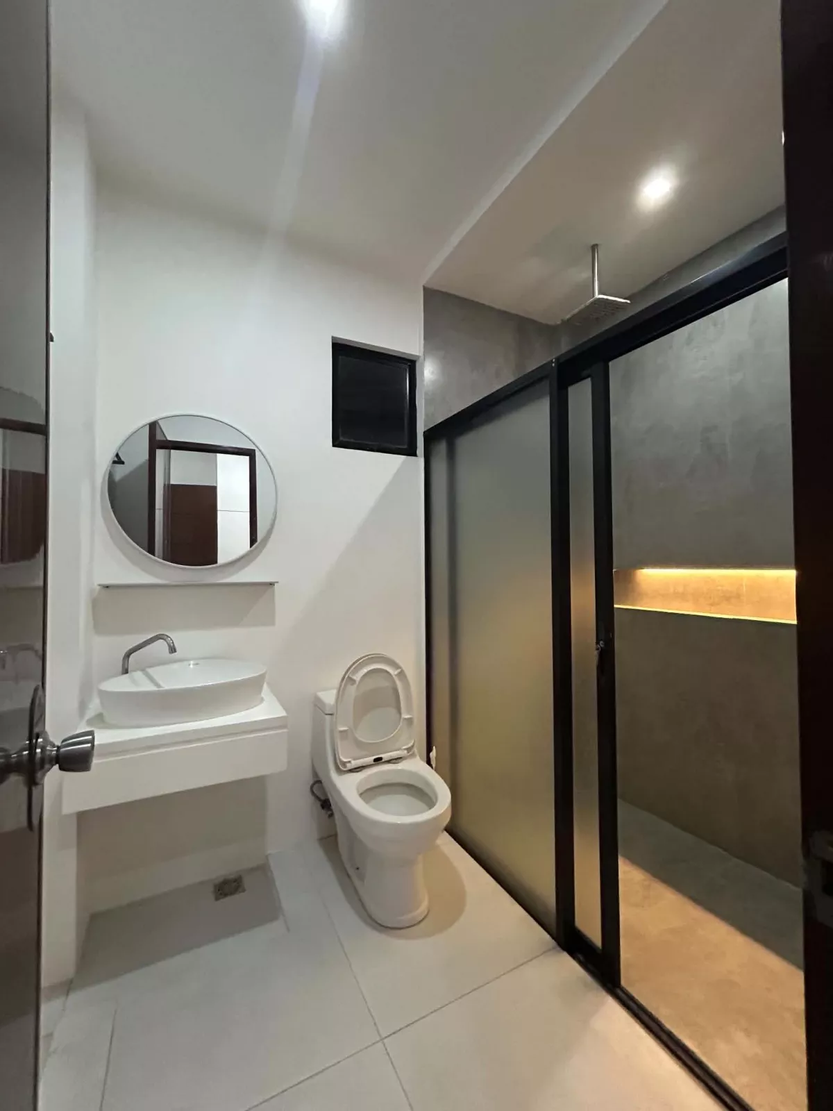 For Sale: Fully Furnished 4BR Bungalow Modern House on a Prime 386 SQM Corner Lot — House and Lot in Banago, Bacolod City, Negros Occidental — Photo 5