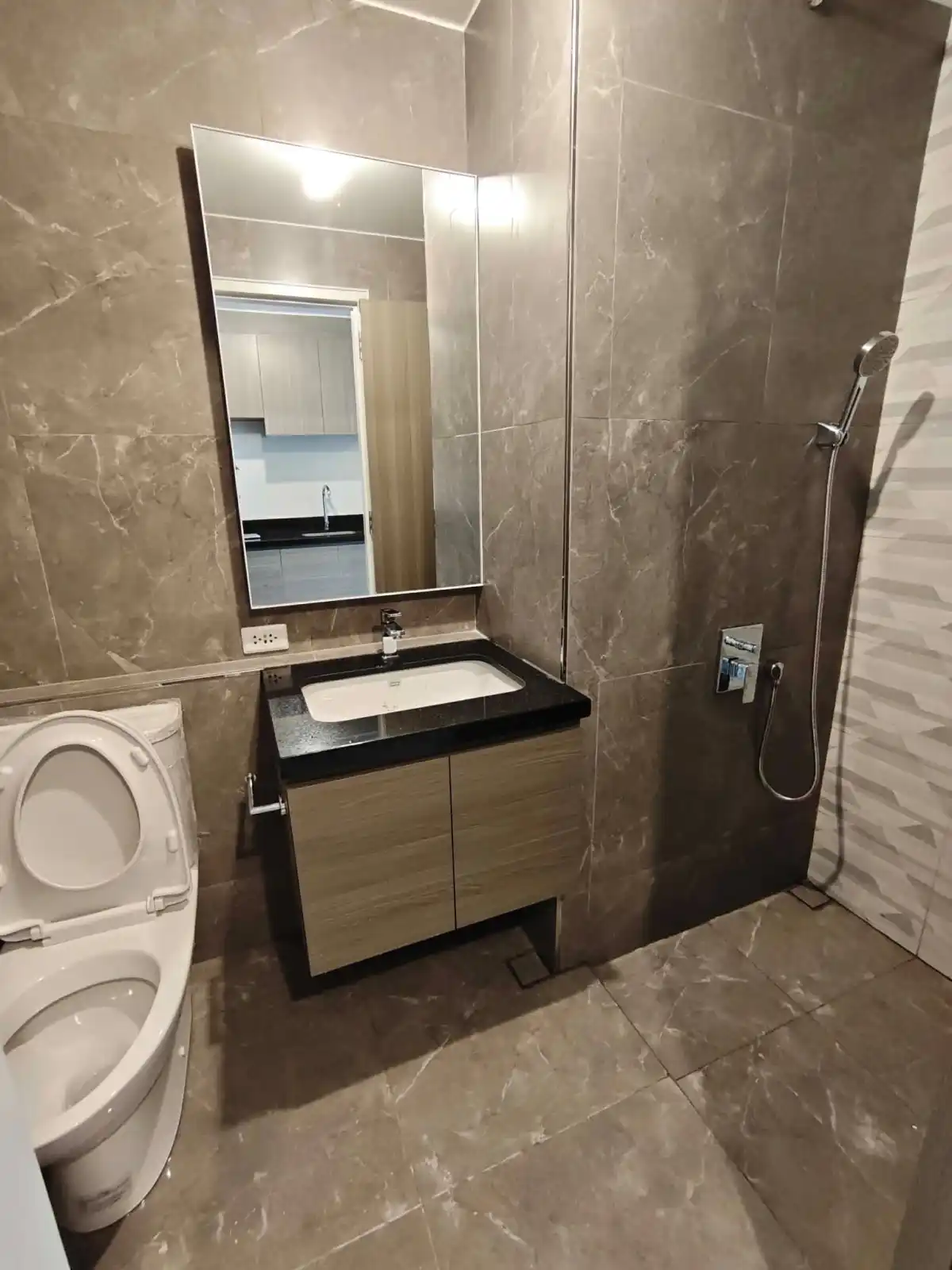 For Sale: Studio Condo in Centro, Mandaue City — 33.28 sqm — Studio in Centro, Mandaue City, Cebu — Photo 2