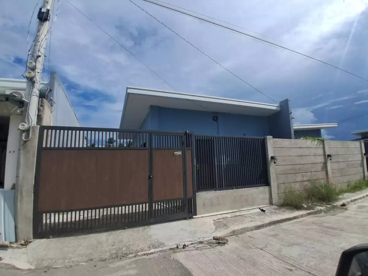 HOUSE AND LOT FOR RENT VSM MEADOWS — House and Lot in San Isidro (Lagao 2nd), Gen. Santos City, South Cotabato — Photo 2
