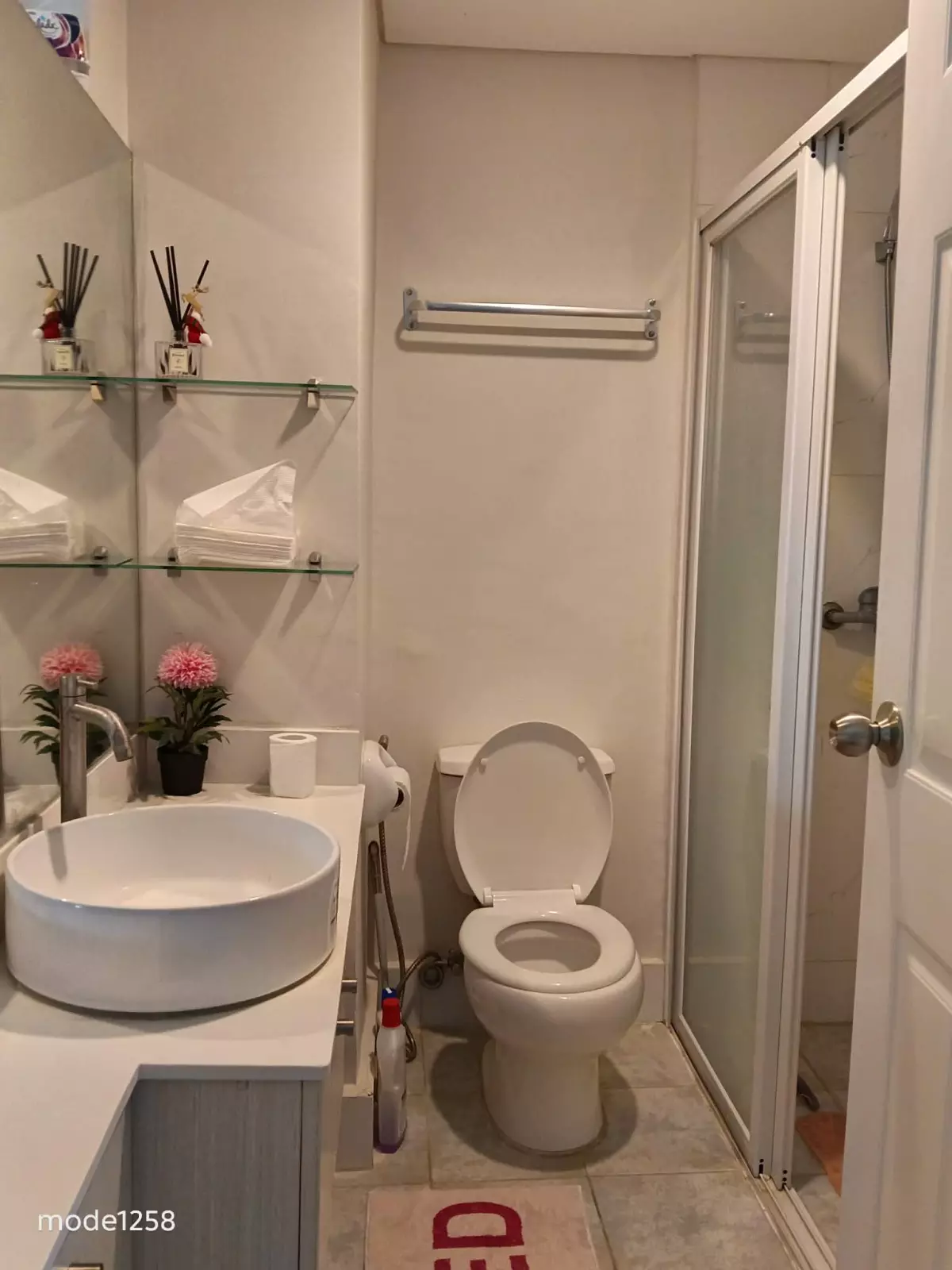 For Rent: Studio Condo Near Mactan-Cebu International Airport, Lapu-lapu City — Balcony — Studio in Pusok, Lapu-lapu City, Cebu — Photo 7