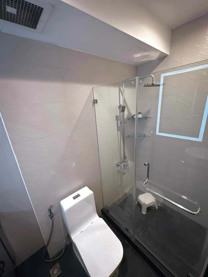 For Sale: Studio Condo in Fort Bonifacio, Taguig City — 42 sqm — Studio in Taguig City, Metro Manila, 1634 — Photo 2