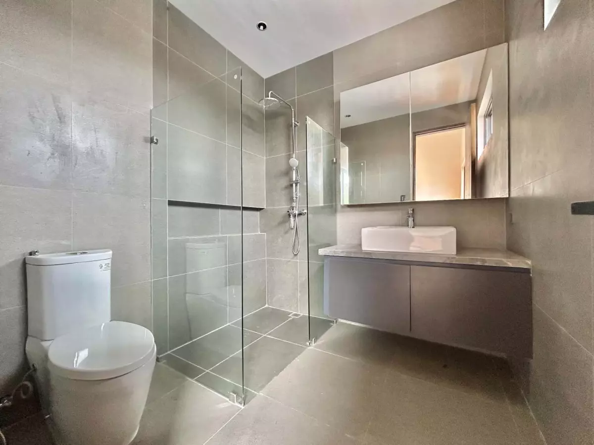 Brand-New 5-BR House for Sale | BF Homes — House and Lot in Las Piñas City, Metro Manila, 1742 — Photo 5