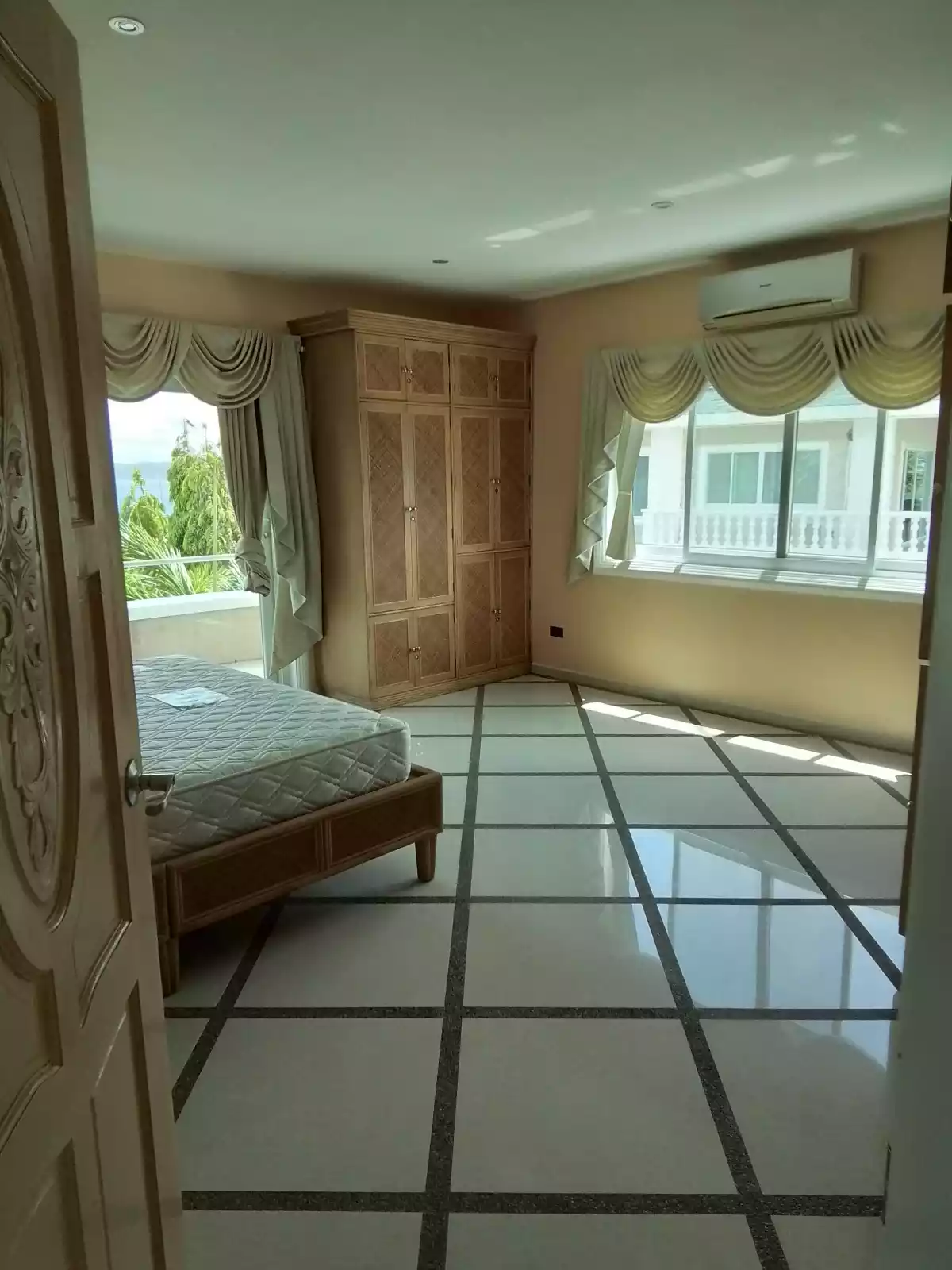 Open photo 16 of 18 — Lingganay Boracay Hotel Resort, Inc