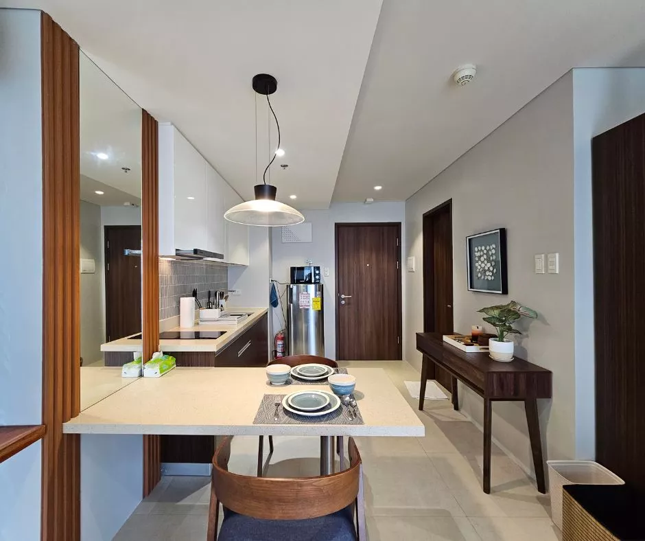 For Rent: Studio Condo with Balcony in Tambuli Seaside Living, Lapu-Lapu City — 30 sqm — Studio in Maribago, Mactan Island, Lapu-lapu — Photo 6