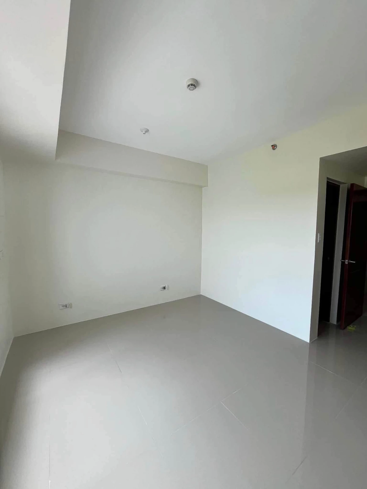 Open photo 13 of 16 — For Assume_ Studio Unit (Tower 2 – 15th Floor, Unit 44)