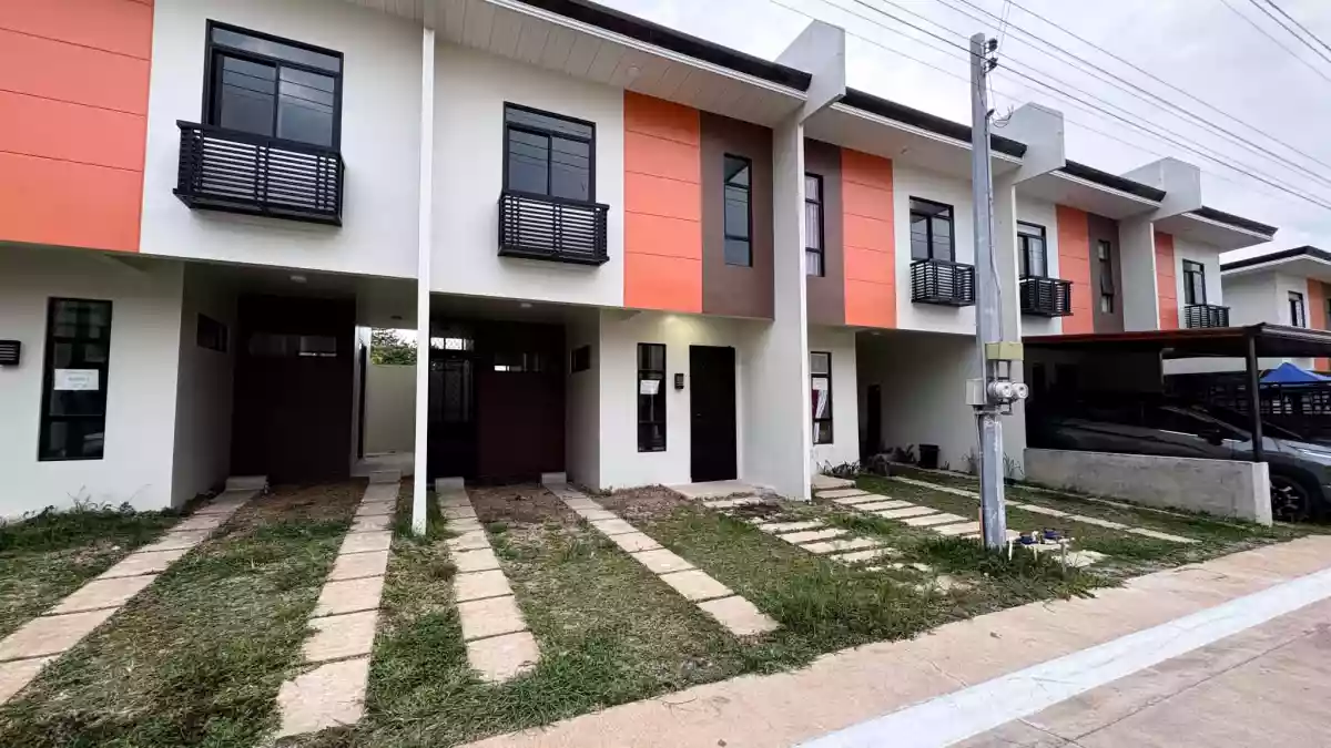 Brand New Semi Furnished Navona Court 3 Bedroom For Rent