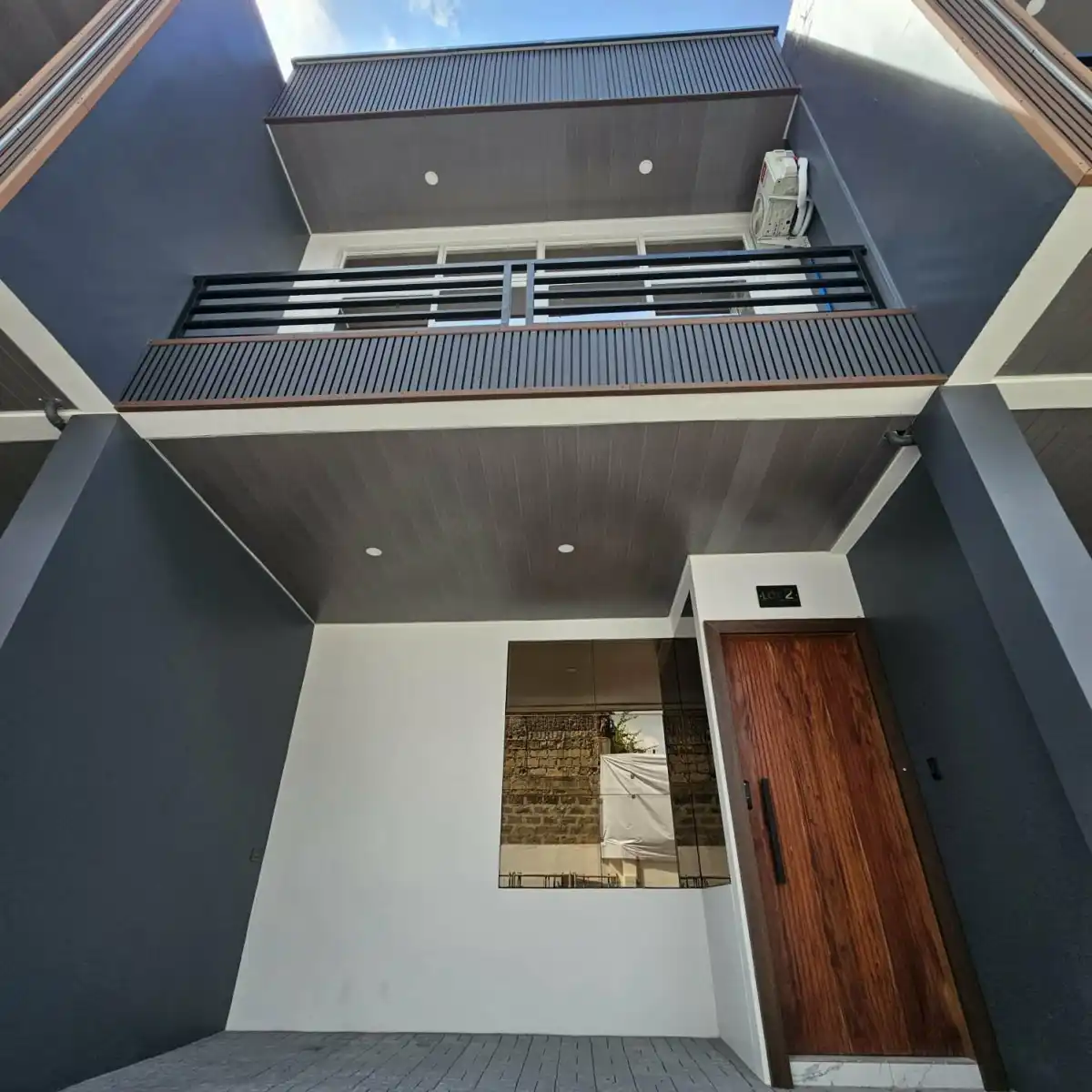 For Sale: 4BR Townhouse in Lahug, Cebu City — 152 sqm 2-Car Garage