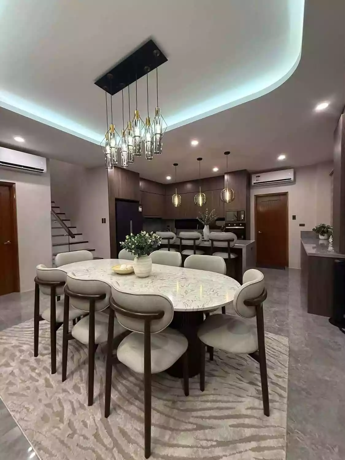 5-Bedroom Luxury House | 203 SQM | With Relaxing Dip Pool — House and Lot in Angeles City, Pampanga, 2009 — Photo 3