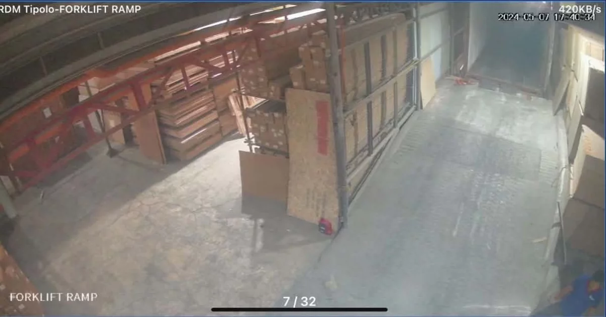 FOR SALE 1142 sqm, with perpetual road right of way and Warehouse — Industrial Lot in Tipolo, Mandaue City, Cebu — Photo 4