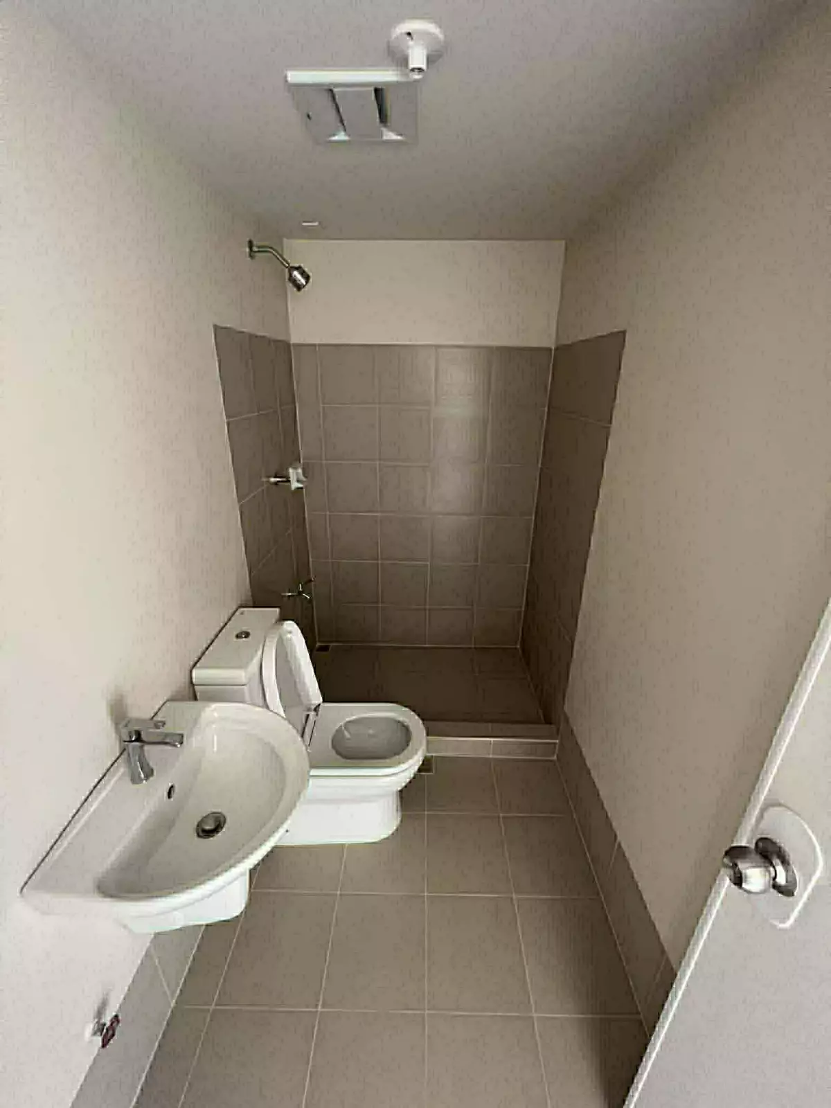 1BR Condo Unit for Sale at Fullerton Suites, Silang, Cavite — 1 Bedroom in Puting Kahoy, Silang, Cavite — Photo 5