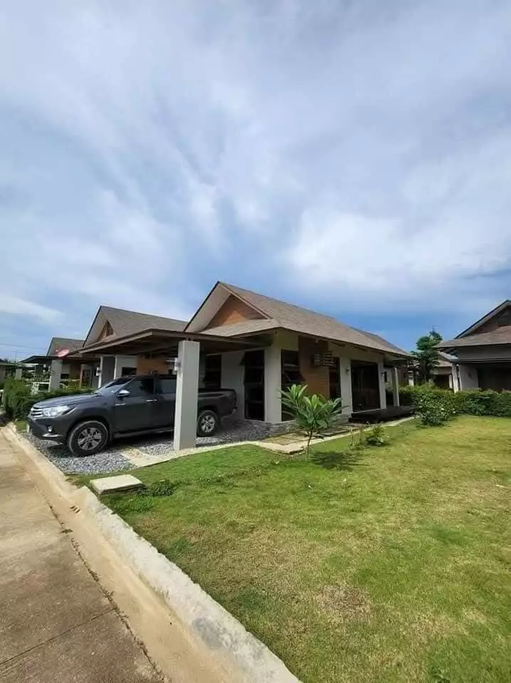 FOR SALE BEACH HOUSE IN DANAO CITY