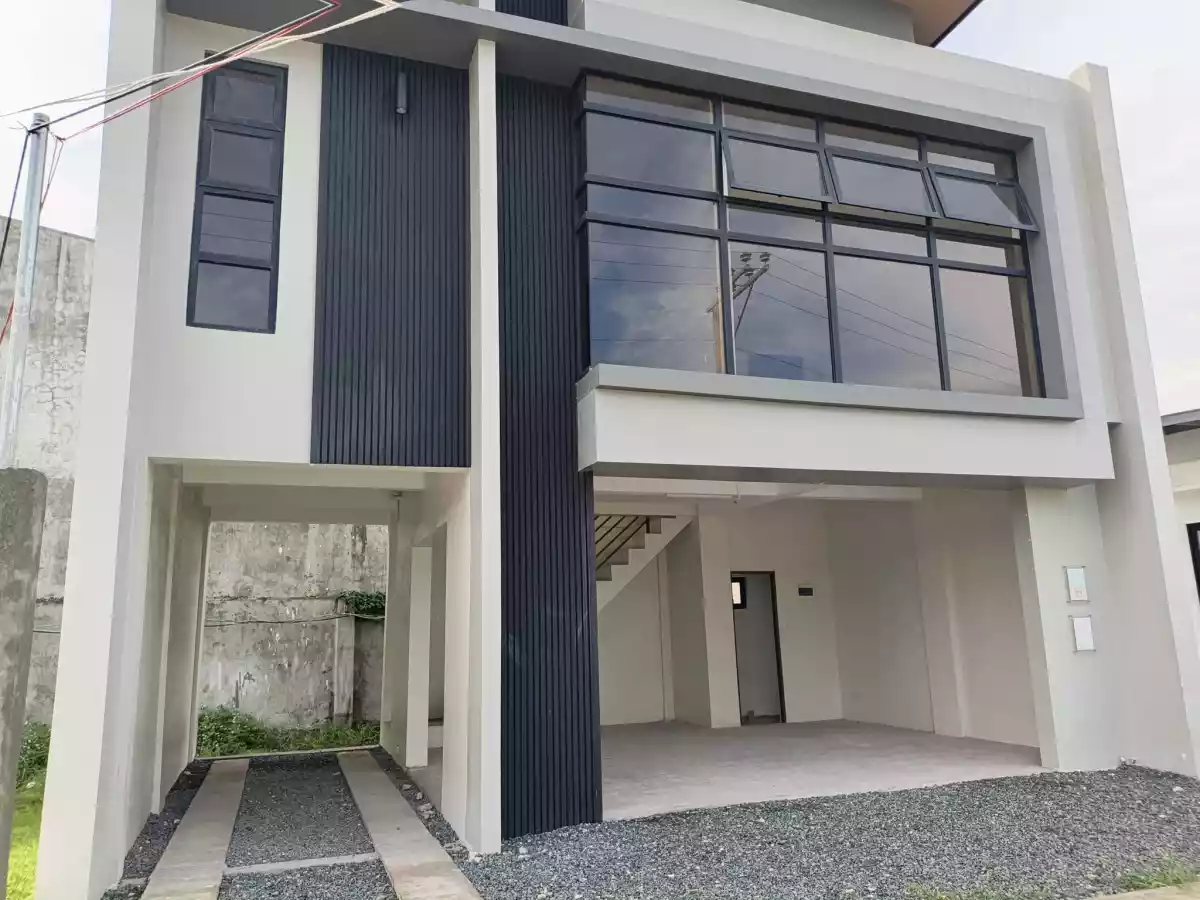 Affordable Shophouse in Minglanilla, Cebu, Enjoy your house while running your Shop — Building in Minglanilla, Cebu, 6046 — Photo 3