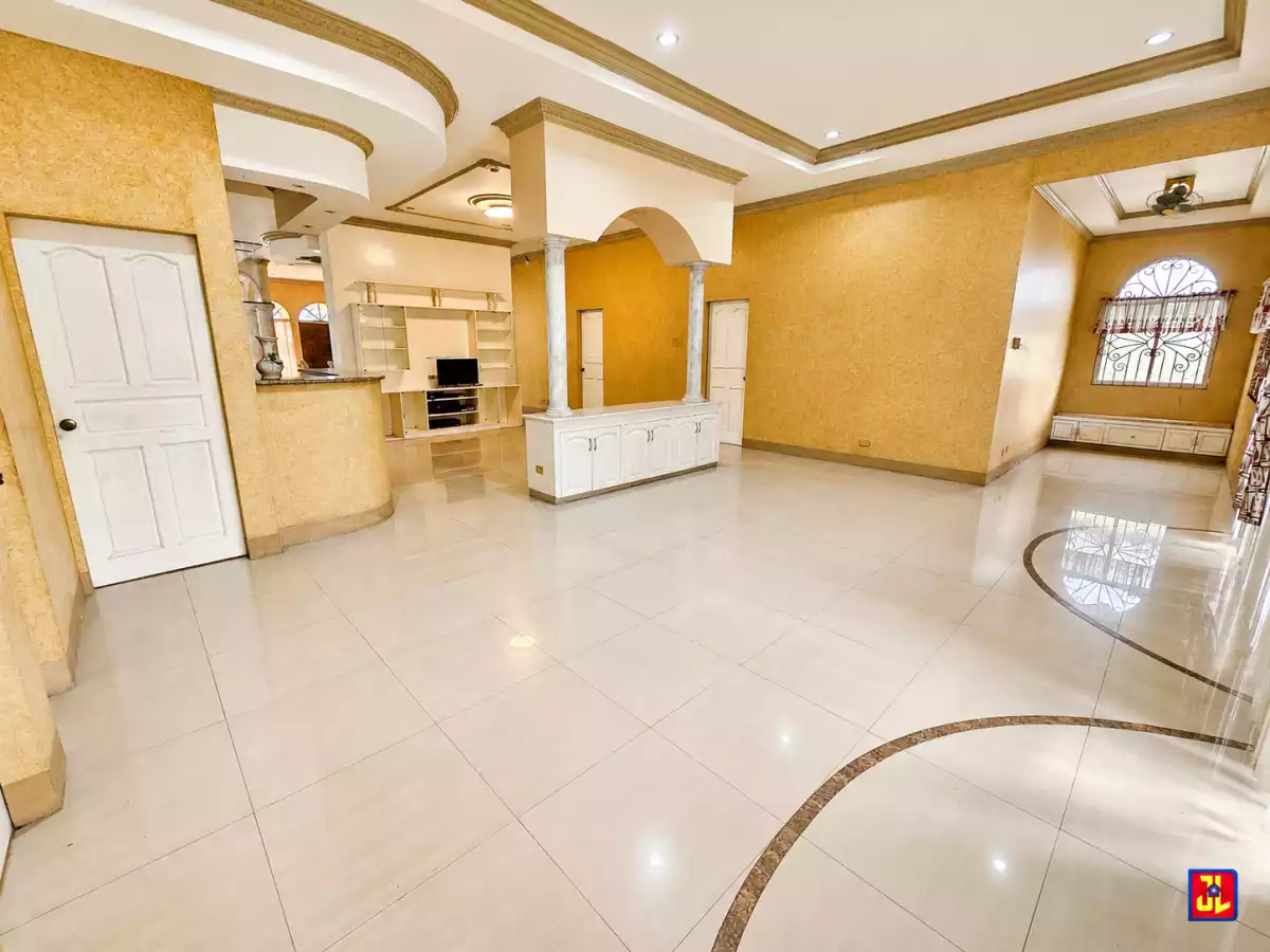 For Sale: Amazing House in Junob, Dumaguete City, Negros Oriental [available] — House and Lot in Junob, Dumaguete City, Negros Oriental — Photo 3