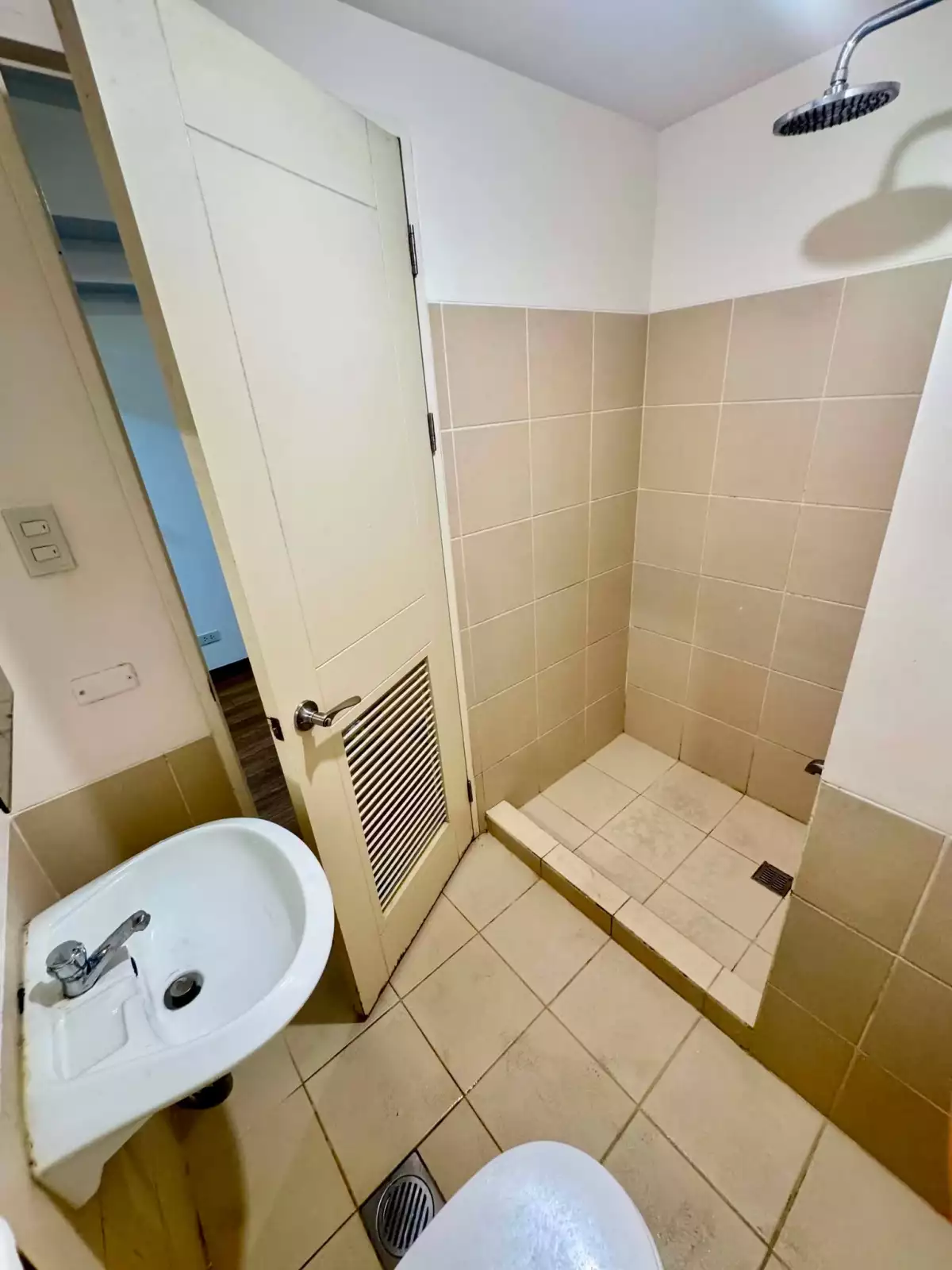 FOR RENT: Pet-Friendly Bare 1BR in Infina Towers, Cubao, QC — 1 Bedroom in Marilag, Quezon City, Metro Manila — Photo 5