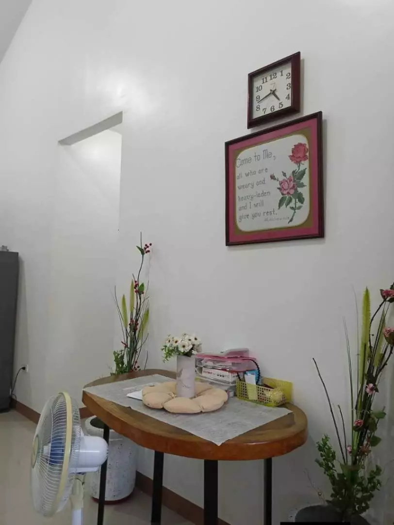 House & Lot For Assume - photo 2