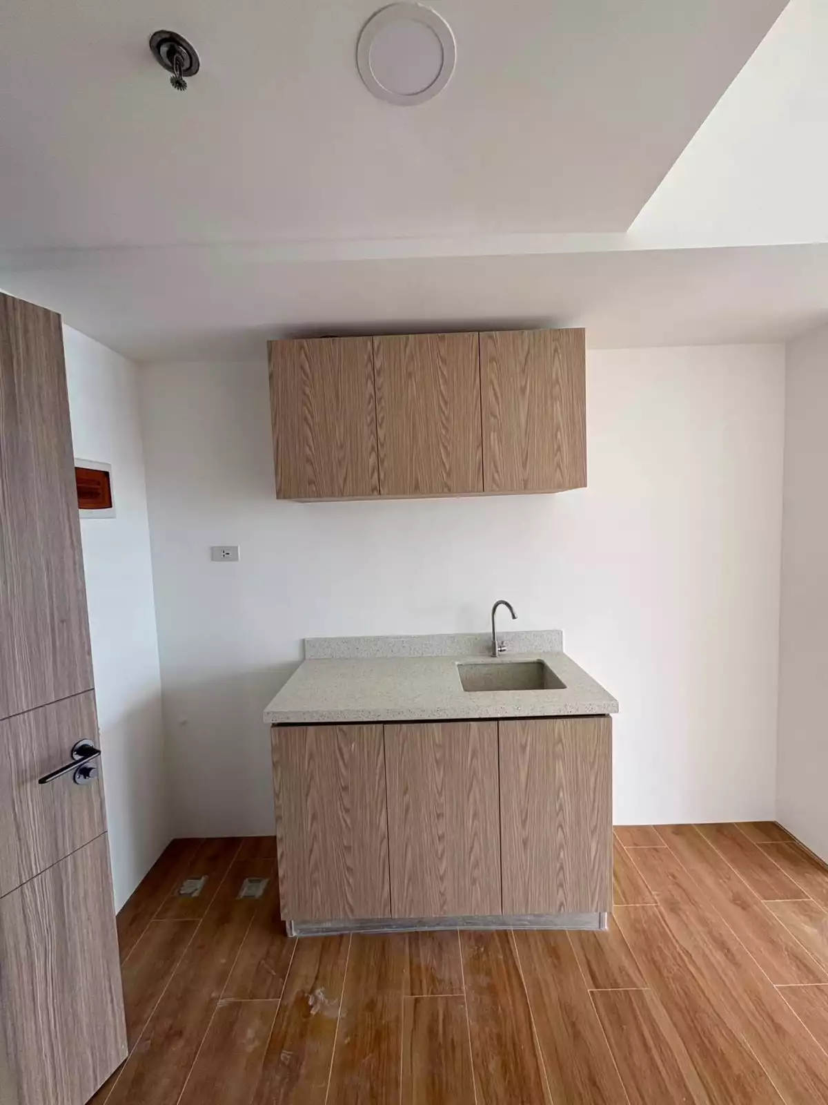For Assume: Studio Condo in Vertex Central, near Cebu Ayala Business and Cebu IT Park Cebu City — 22.4 sqm — Studio in Luz, Cebu City, Cebu — Photo 5
