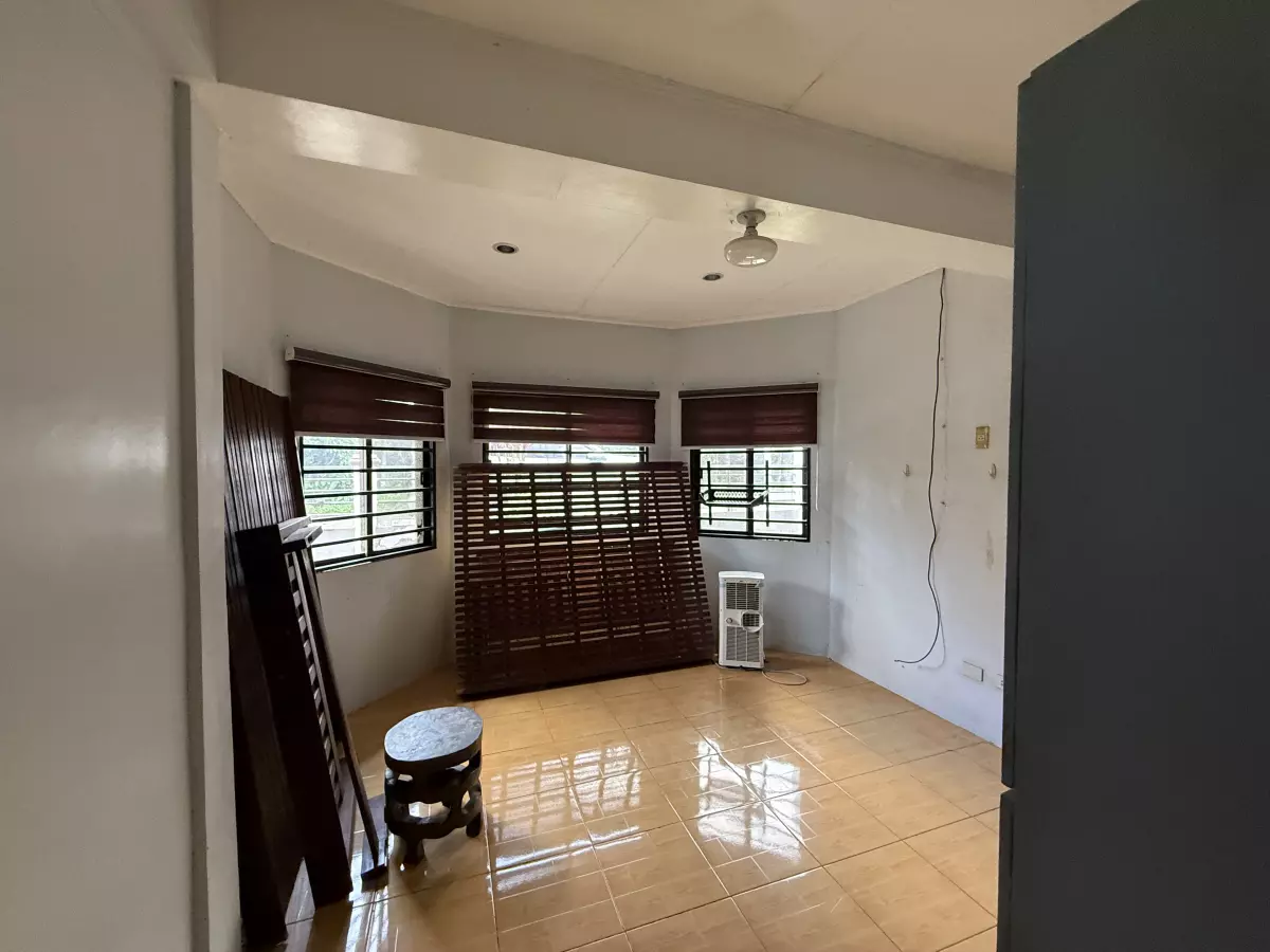 For Sale : 3 Bedroom House and Lot Buck Estate Alfonso Cavite - 421 sqm Lot — House and Lot in Buck Estate, Alfonso, Cavite — Photo 4