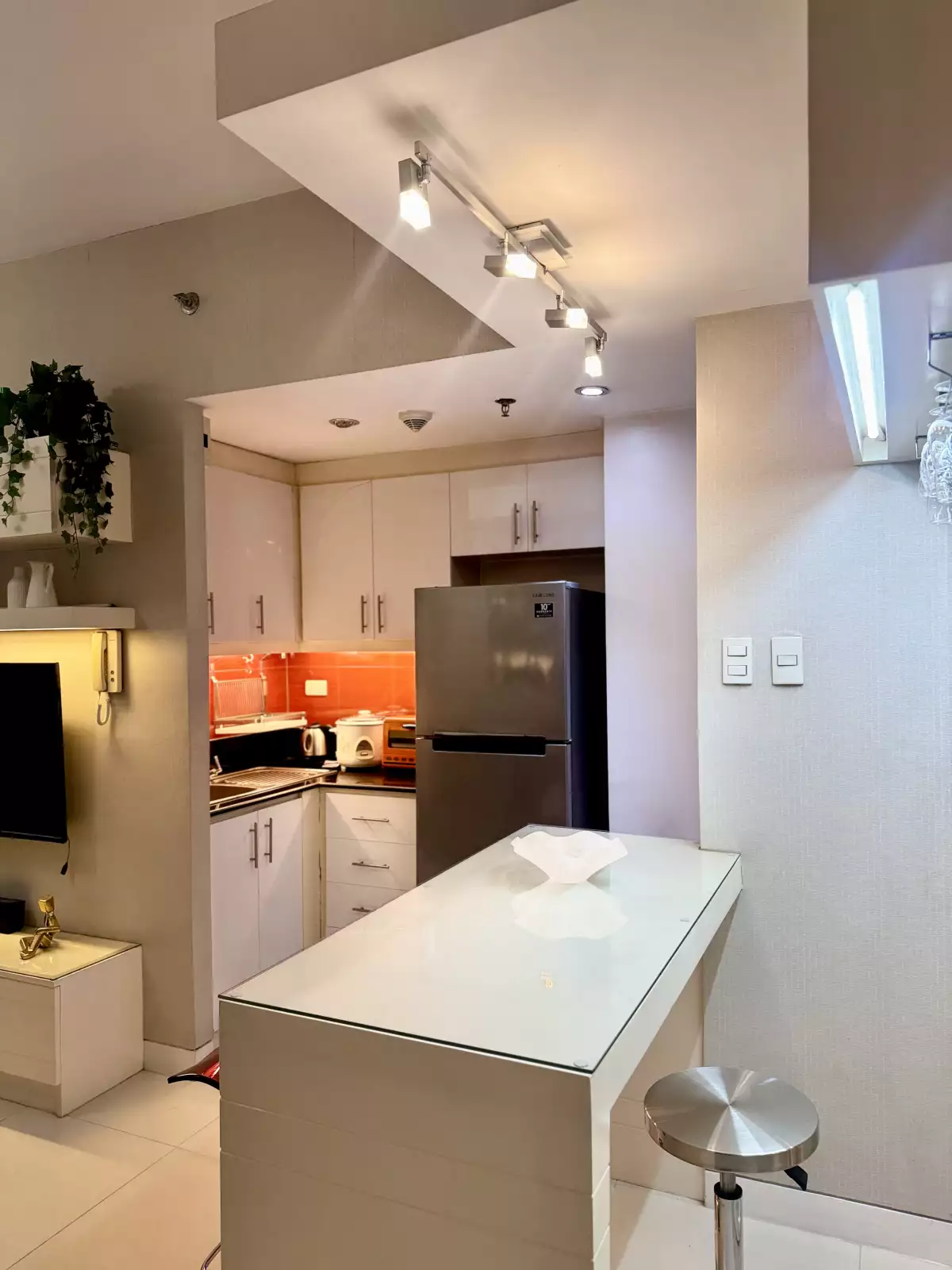 FOR RENT: Studio Unit in Manhattan Parkview, Cubao, Quezon City — Studio in Socorro, Quezon City, Metro Manila — Photo 5