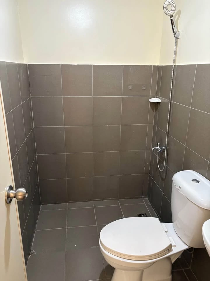 For Sale: Trevi Tower 1BR Condo in Pio Del Pilar, Makati City — 1 Bedroom in Makati City, Metro Manila, 1224 — Photo 4