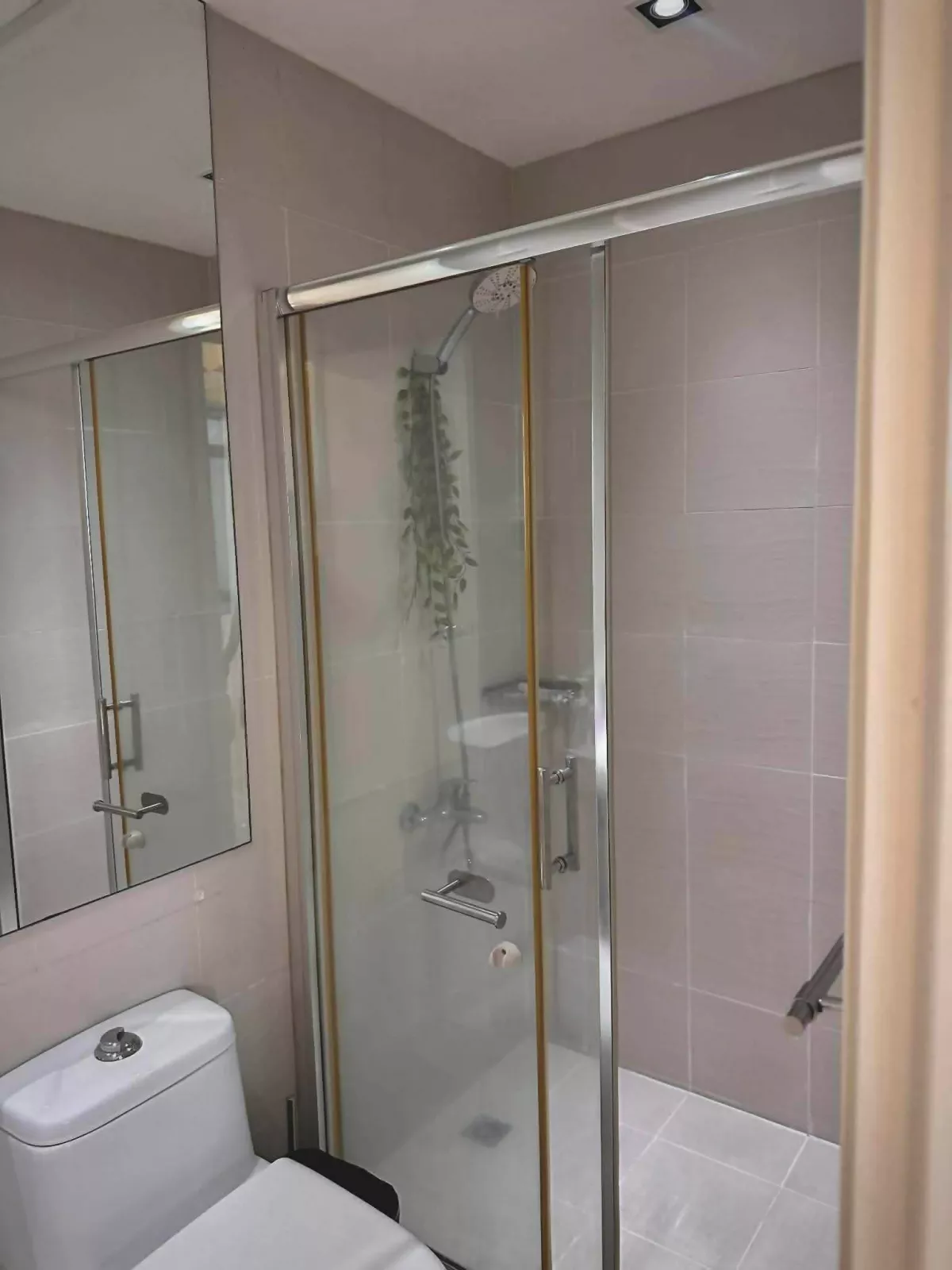 Gramercy Residences 1BR Condo for Sale in Poblacion, Makati City — 1 Bedroom in Poblacion, Makati City, Metro Manila — Photo 6