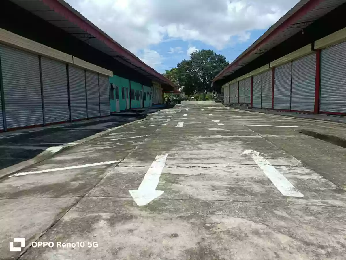 WAREHOUSE FORSALE WITH COMMERCIAL SPACE
