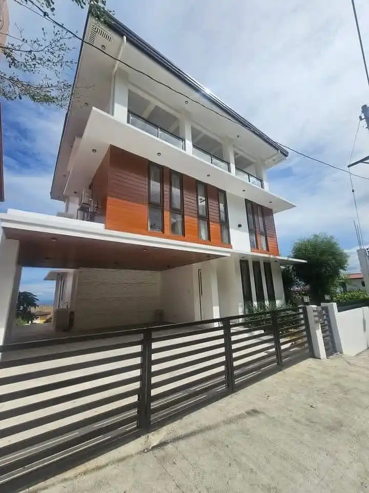 For Sale: 6BR House and Lot in Lagtang, Talisay City — 400 sqm