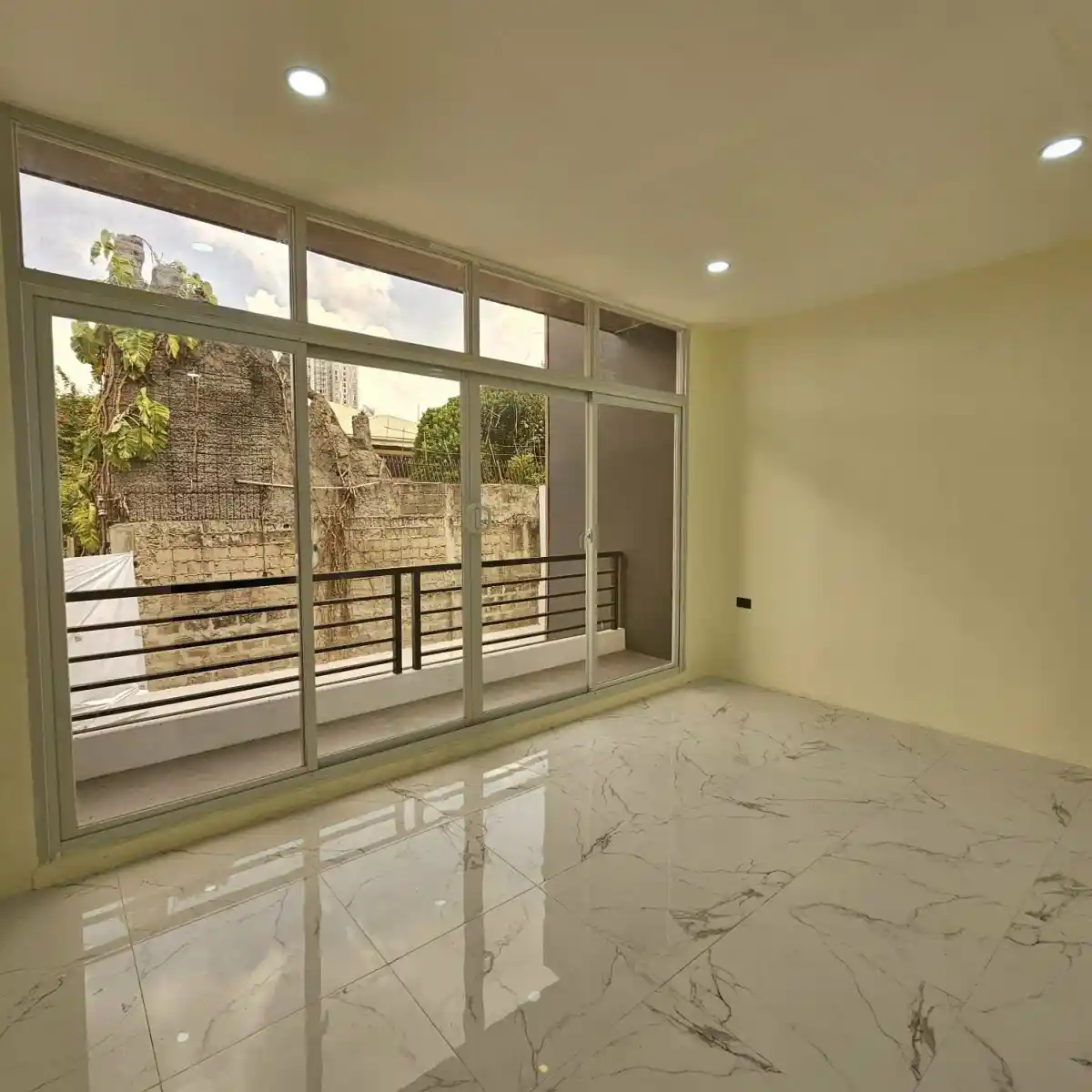 For Sale: 4BR Townhouse in Lahug, Cebu City — 152 sqm 2-Car Garage — Townhouse in Lahug, Cebu City, Cebu — Photo 4
