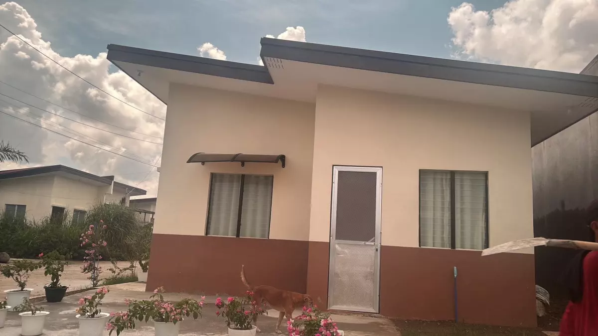 🏡 FOR ASSUME | HOUSE & LOT FOR SALE 🏡  📍 Golden Palm Subdivision, Brgy. Estefania, Bacolod City — House and Lot in Estefania, Bacolod City, Negros Occidental — Photo 4