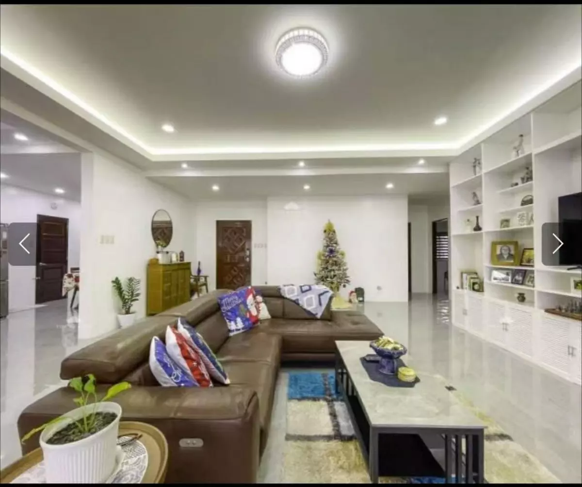 HOUSE AND LOT FOR SALE