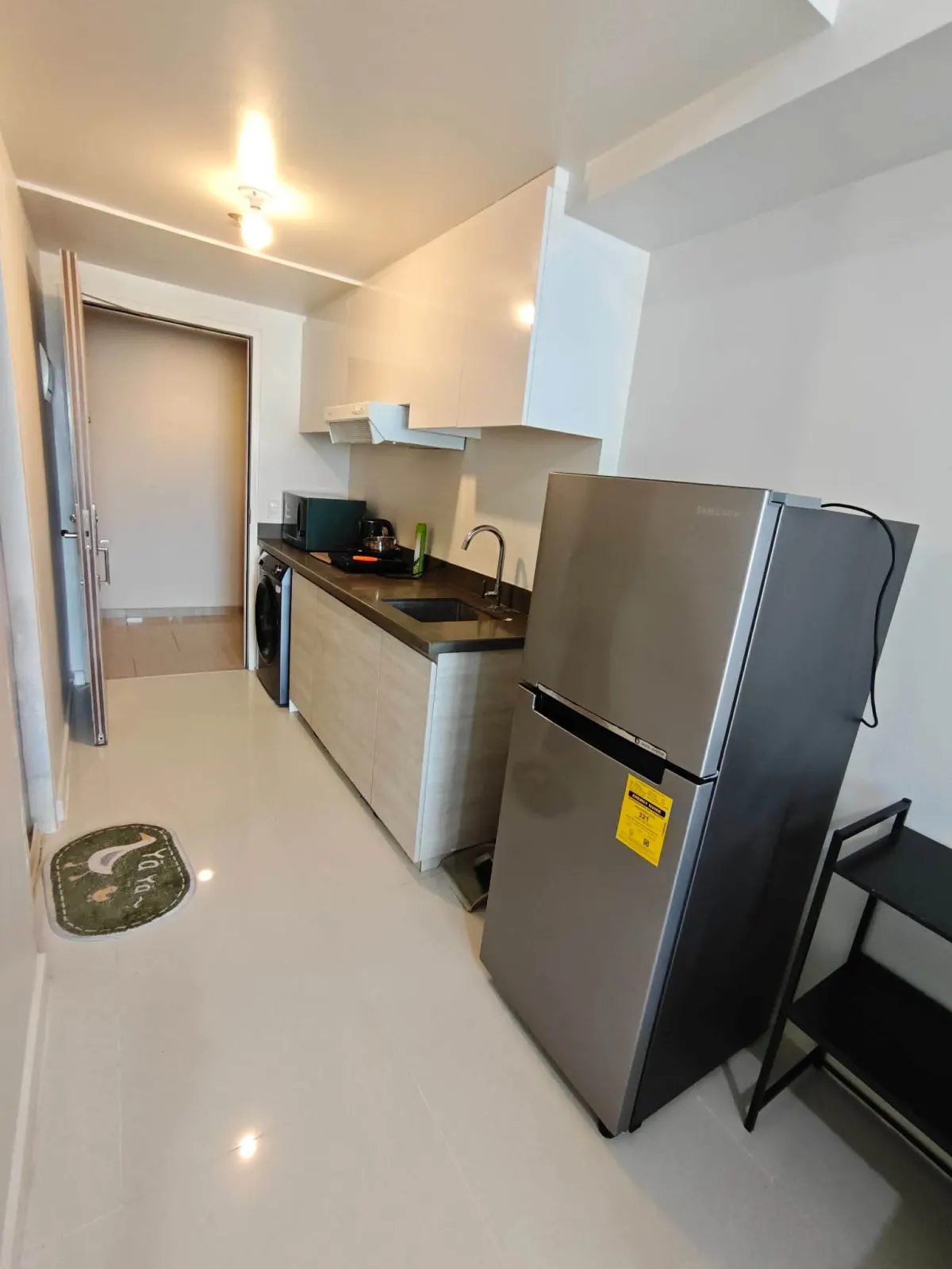 For Sale: Mandani Bay Studio in Centro, Mandaue City — Fully Furnished — Studio in Centro, Mandaue City, Cebu — Photo 2