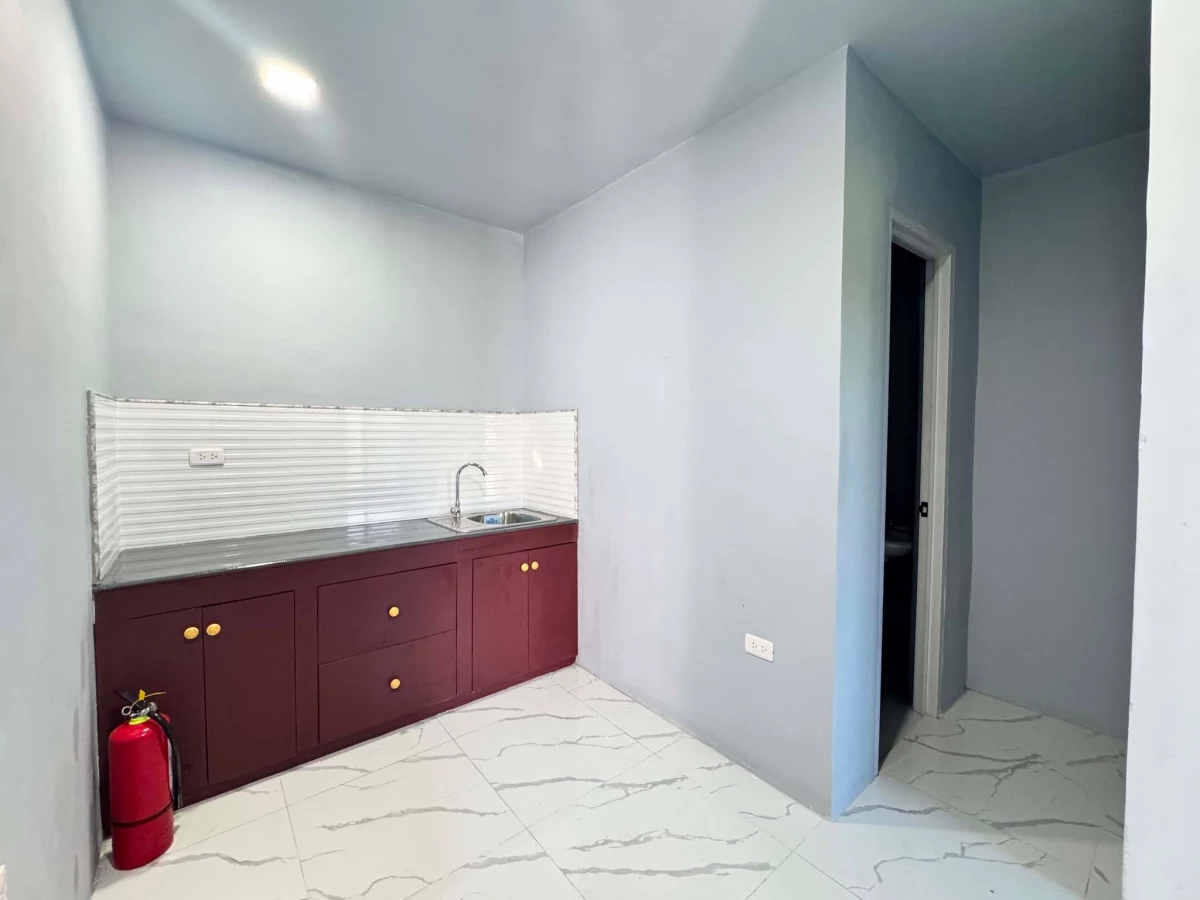 BRAND-NEW 6-DOOR APARTMENT FOR SAL — Apartment in Lagao (1st & 3rd), General Santos City, South Cotabato — Photo 7