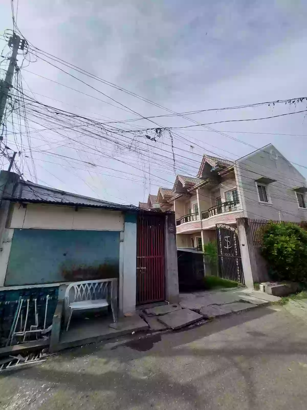Open photo 23 of 30 — FOR SALE | Income-Generating 4-Unit Apartment