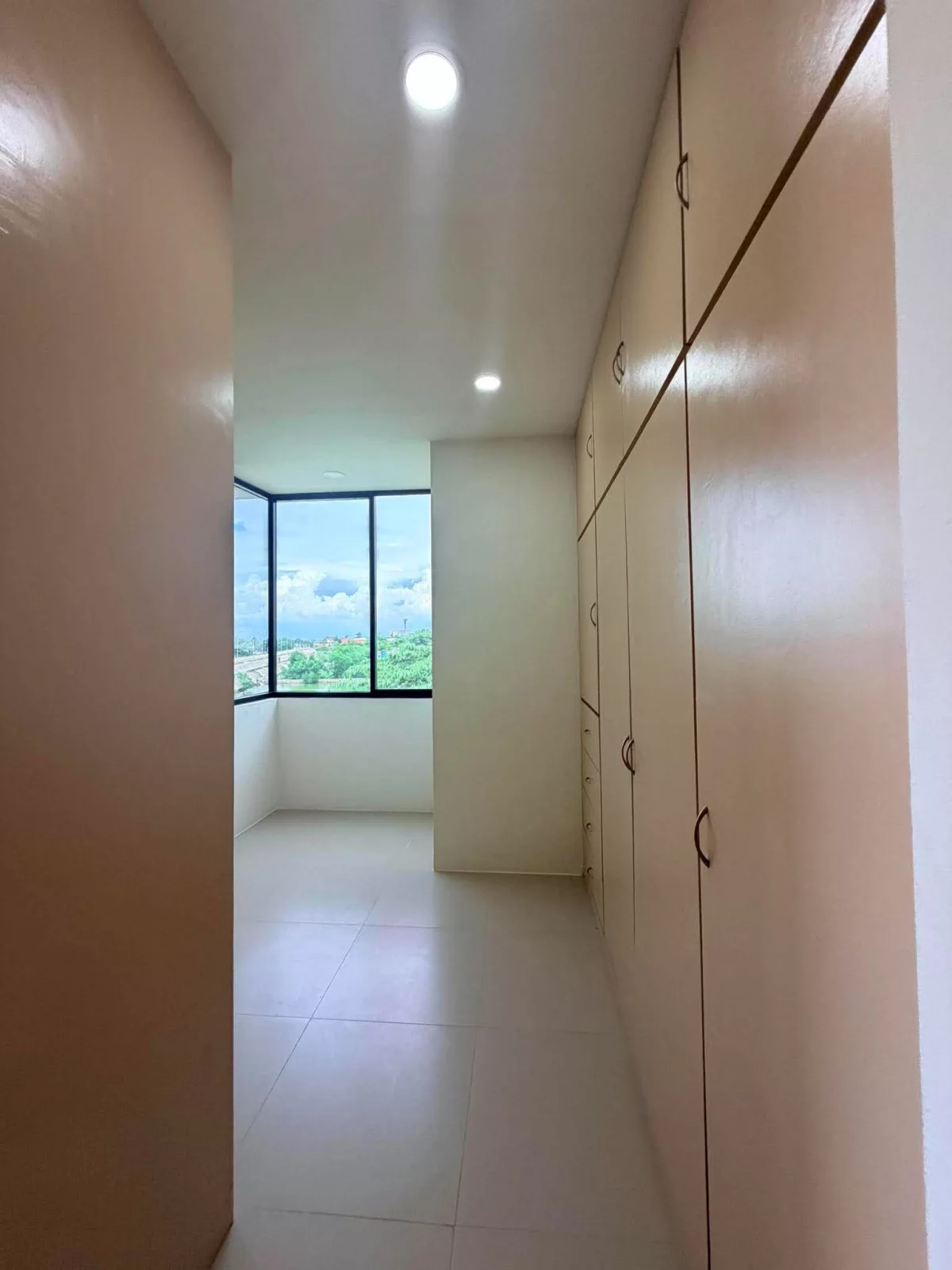 Open photo 24 of 30 — Rush Sale | Brand New Fully Furnished Single-Detached House with Swimming Pool in Cordova, Cebu