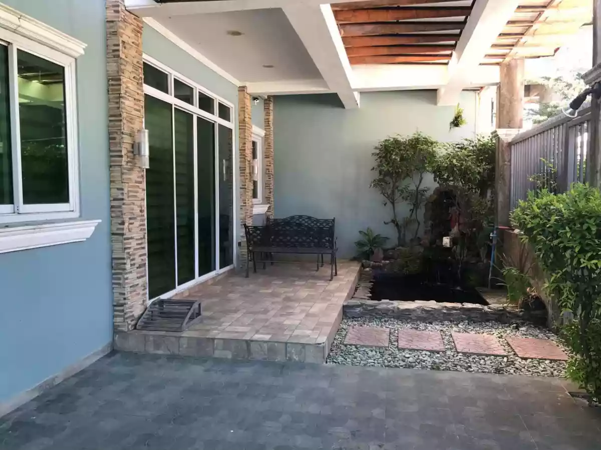 Two-unit Staycation property with Swimming pool — House and Lot in Subdivision Talisay City, Zone 12-A (Pob.), Talisay — Photo 4